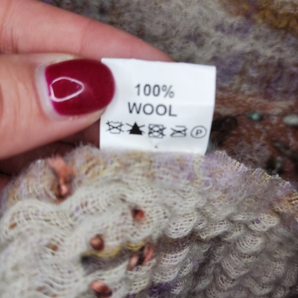 100% Wool embroidered Scarf Wrap - Picture 5 of 8